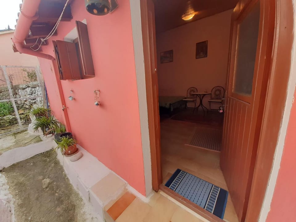 The little house Apartment in Corfu, Greece