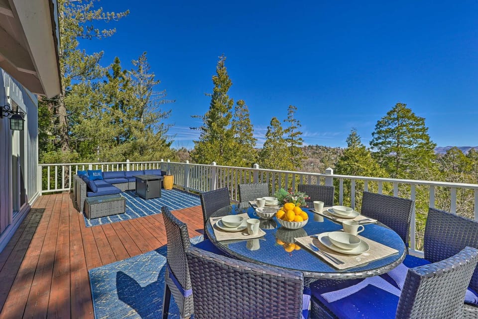 'Ridgeline Retreat' w/ Mountain Lake Views! House in Lake Arrowhead