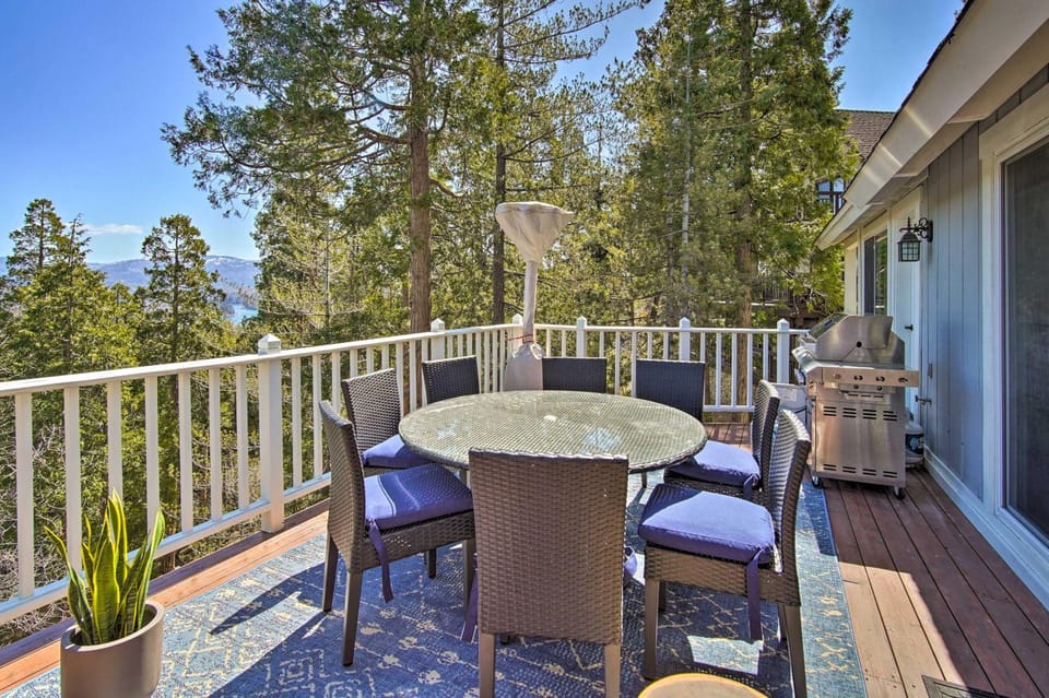 'Ridgeline Retreat' w/ Mountain Lake Views! House in Lake Arrowhead