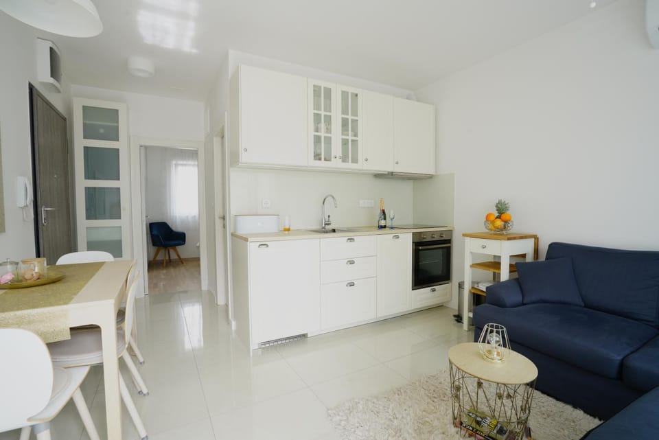 Kitchen or kitchenette, Living room, Dining area