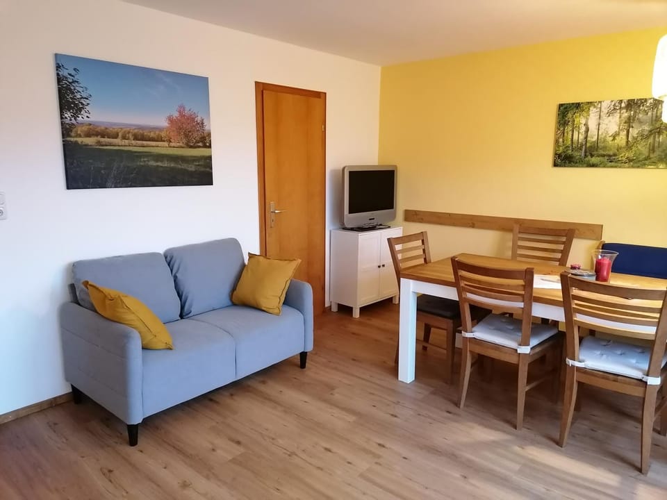 Dining area, kitchen