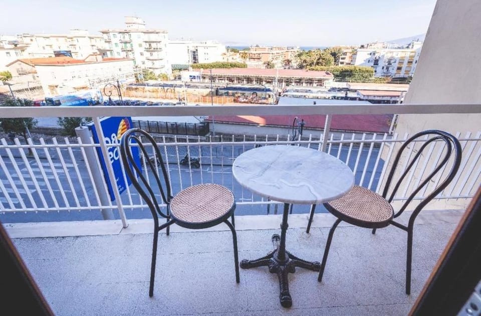 Balcony/Terrace, City view, Street view