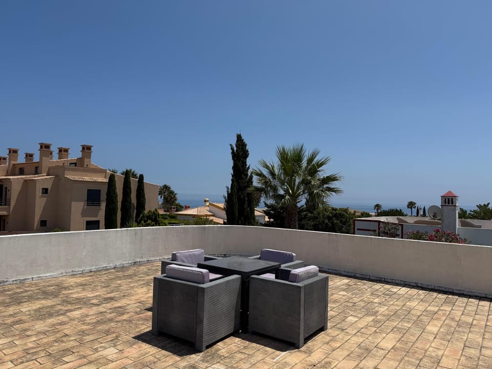 Spacious 3 bedroom villa with pool House in Luz