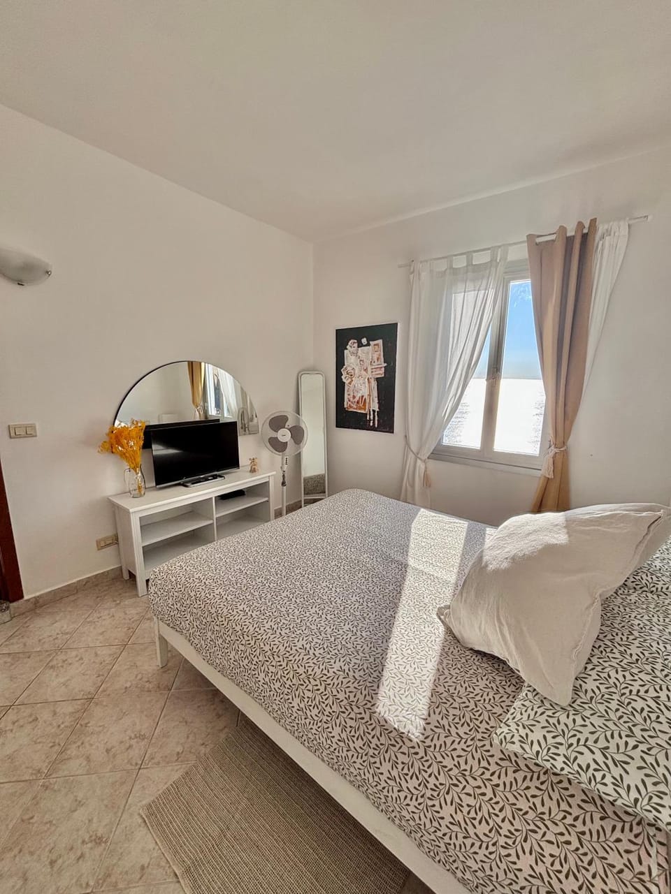 Bed, Photo of the whole room, Bedroom, Sea view