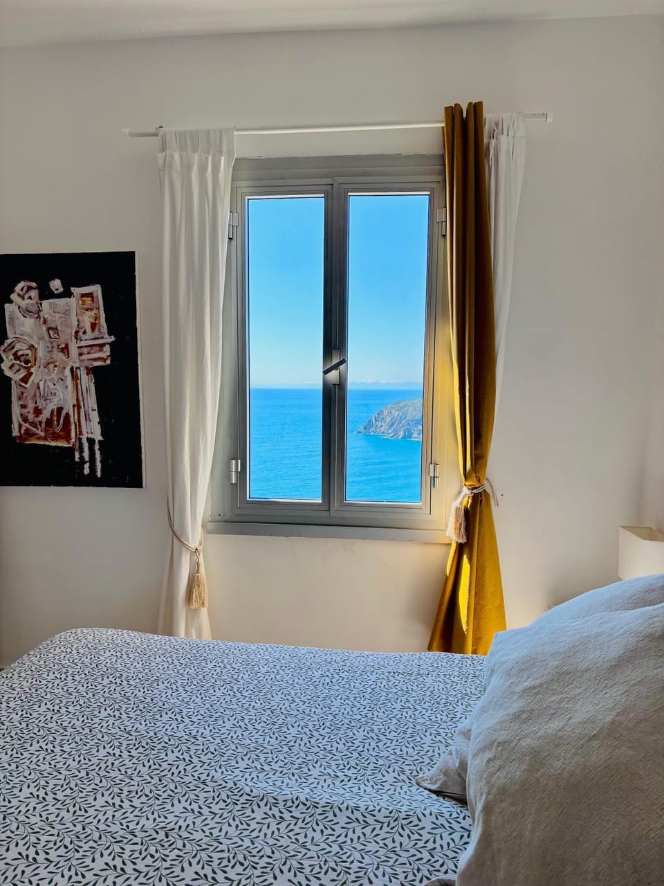 Bed, Natural landscape, View (from property/room), Bedroom, Sea view