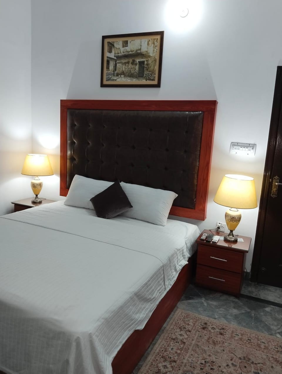 1 Kanal Entire House with 4 Bedrooms Villa in Lahore