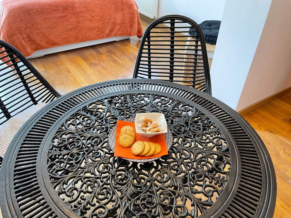 Food and drinks, Food