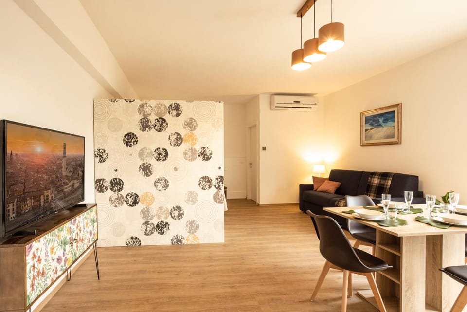 Living room, Photo of the whole room