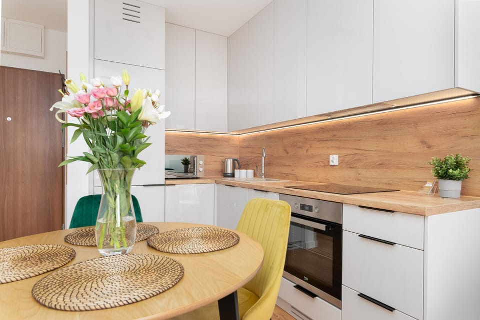Kitchen or kitchenette, Dining area, Communal kitchen