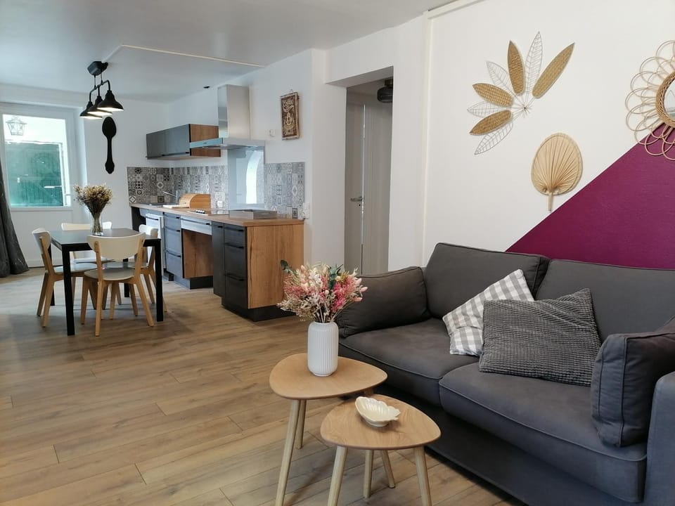 Living room, Dining area