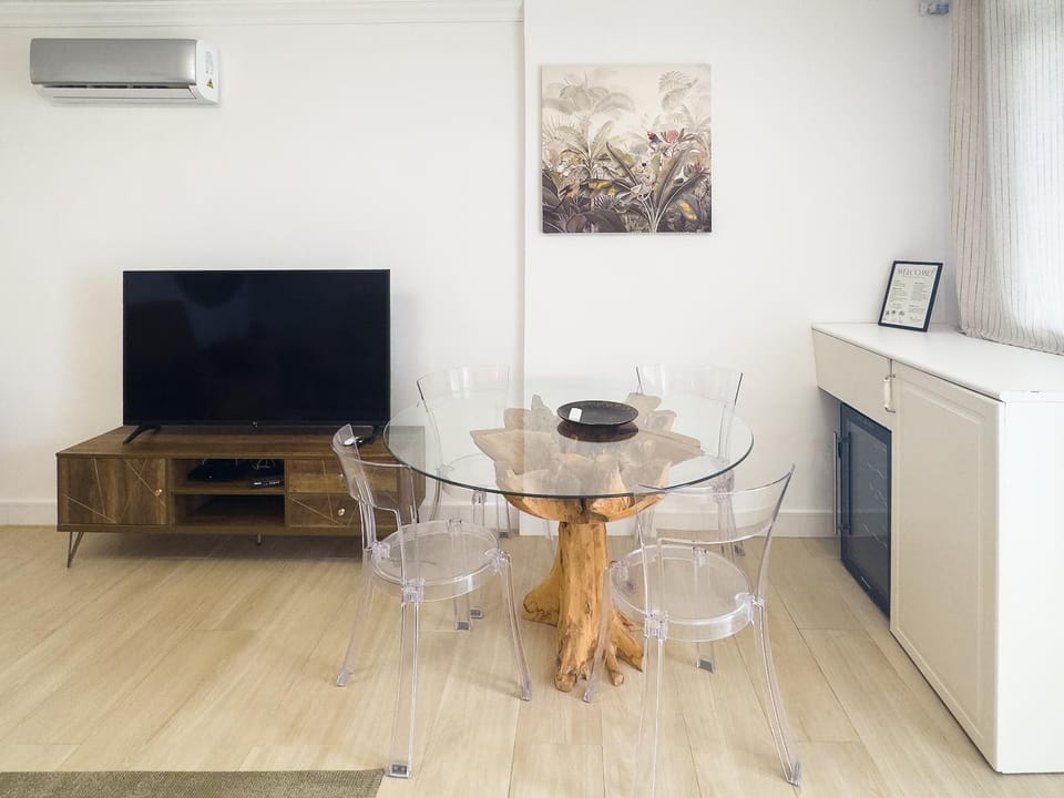 TV and multimedia, Decorative detail, minibar