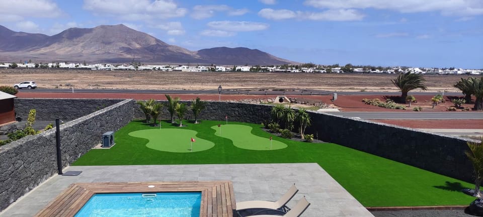 Property building, Off site, Minigolf, Swimming pool