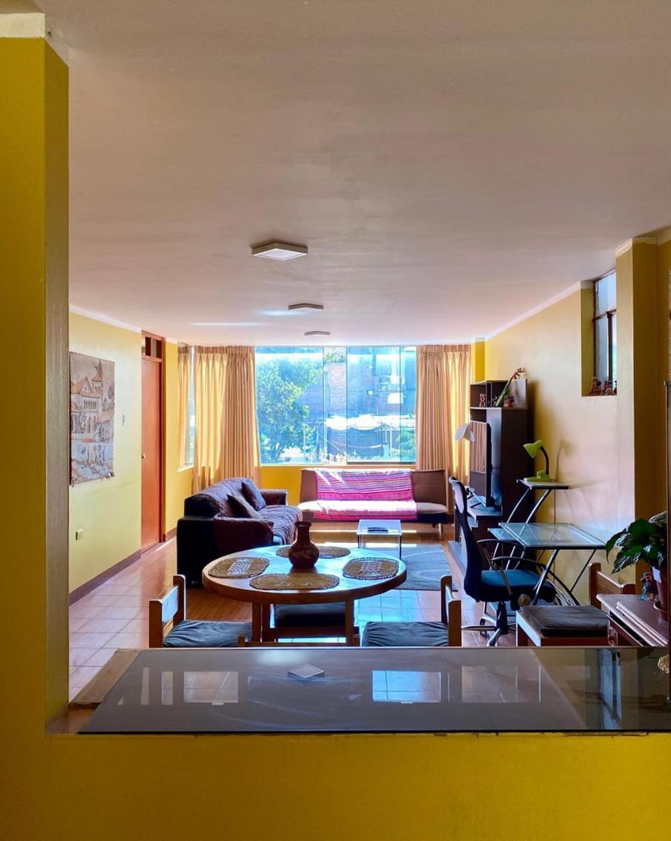 Departamento céntrico con terraza ideal para grupos Apartment in Ayacucho