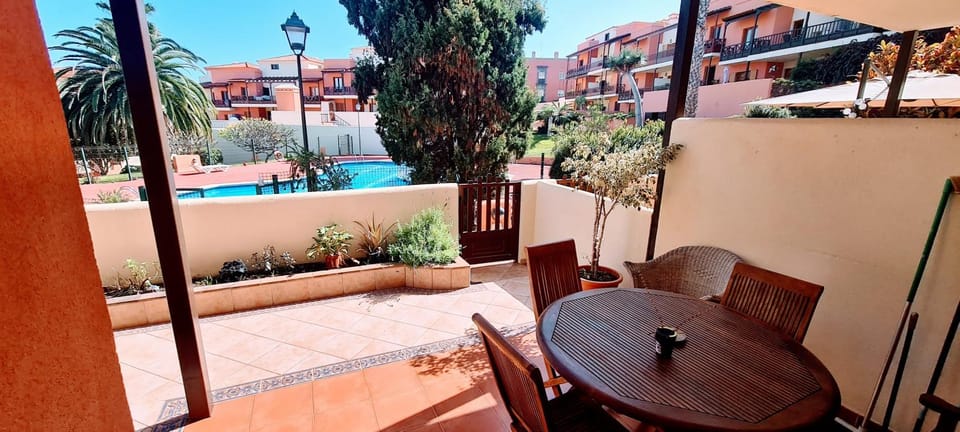 Balcony/Terrace, Swimming pool, Swimming pool