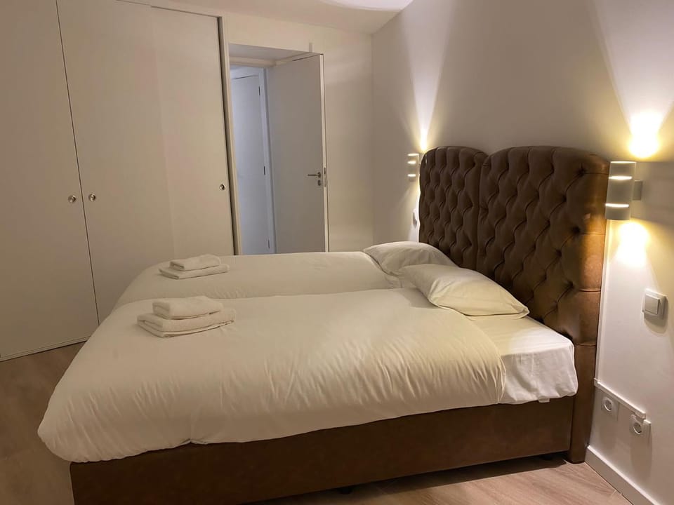 Bed, Bedroom, towels, wardrobe