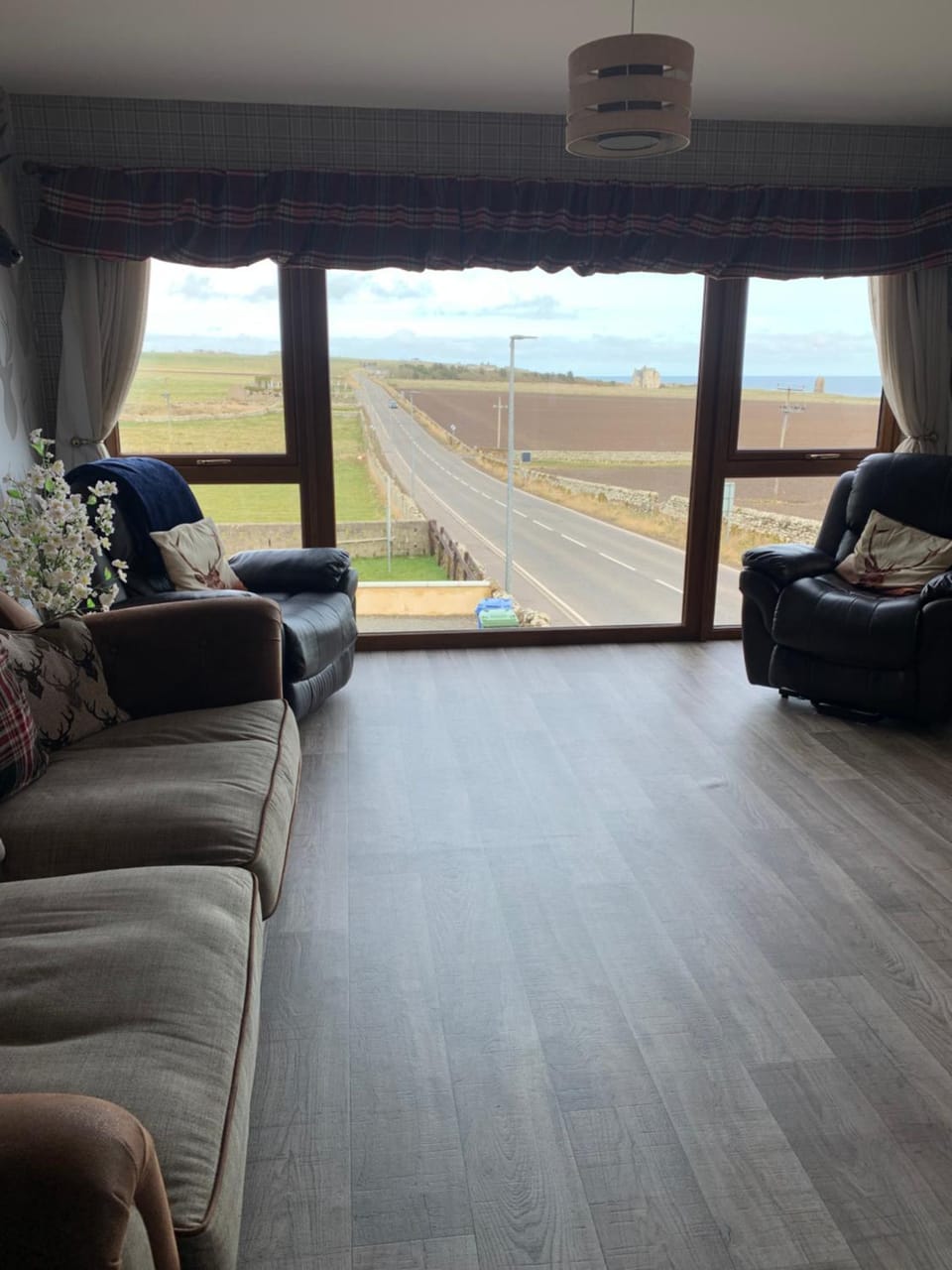 Valhalla Brae, 3 Bed House on NC500 with Beautiful Castle and Sea Views House in Scotland