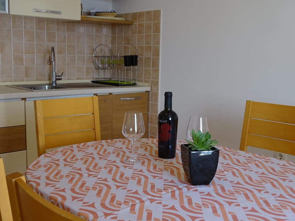 6-pax Apartment ON THE BEACH - TOP Floor, Great sea view, Parking ensured Apartment in Split-Dalmatia County