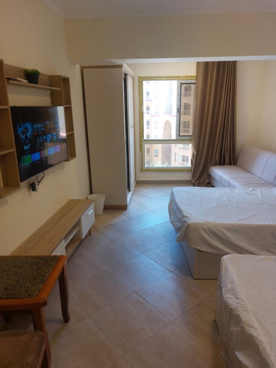 Communal lounge/ TV room, Bed, TV and multimedia, Photo of the whole room, Bedroom