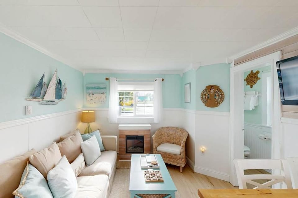 Sand & Sea Glass House in Long Beach