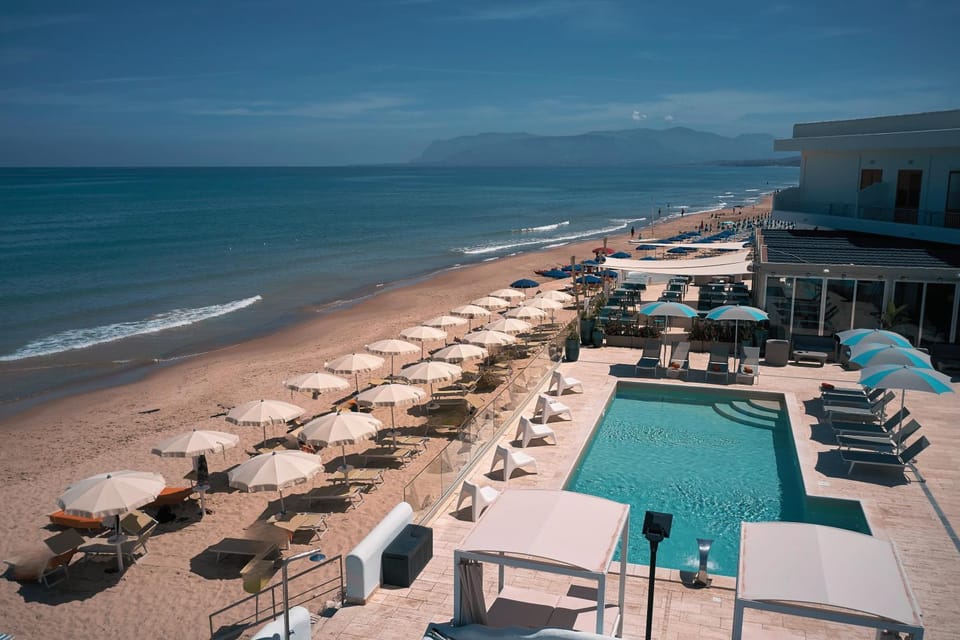 Day, Natural landscape, Beach, Pool view, Sea view, Swimming pool, sunbed
