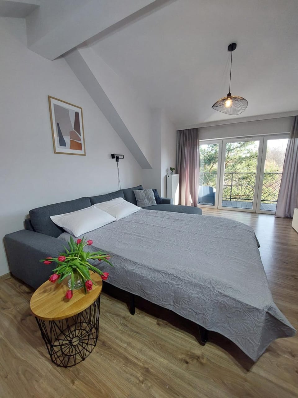 Bed, Living room, Photo of the whole room, Seating area