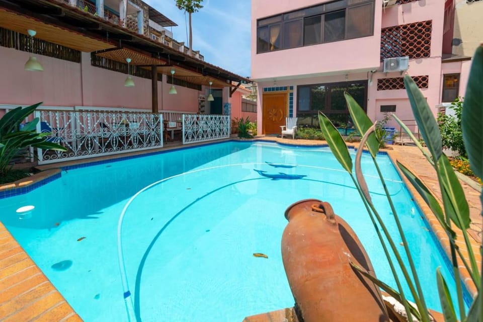 Swimming pool, Swimming pool