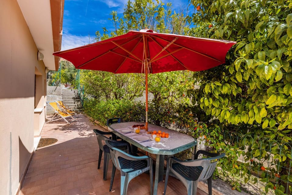 CASA BELL - Appartamento con parcheggio privato e bike room Apartment in Finale Ligure