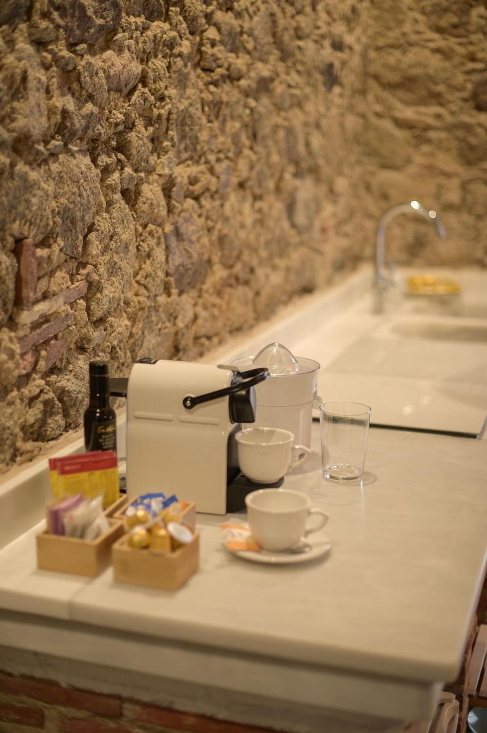 Coffee/tea facilities, Breakfast