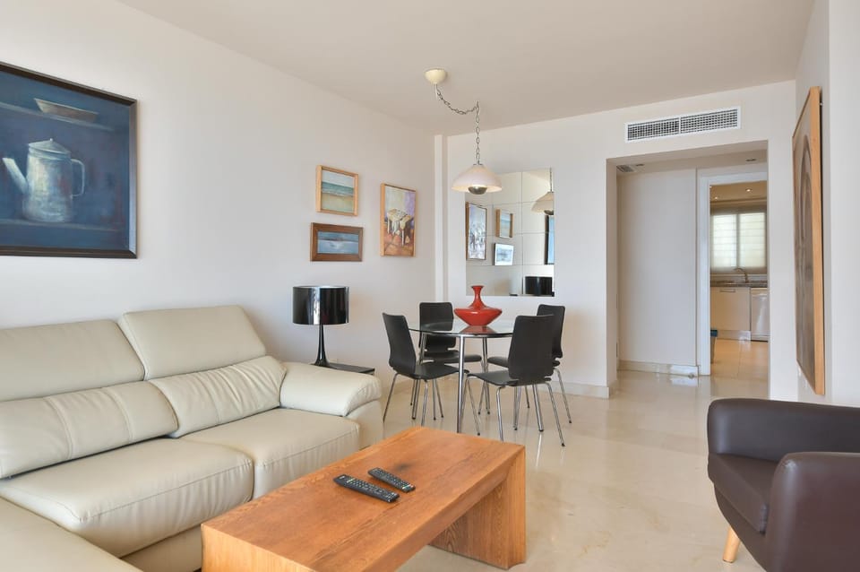 Apartamento de 2 dormitorios vista mar con parking Apartment in Río de Torrox