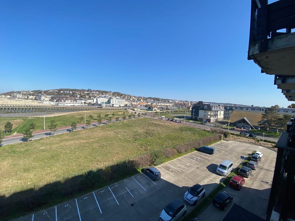 City view, Street view