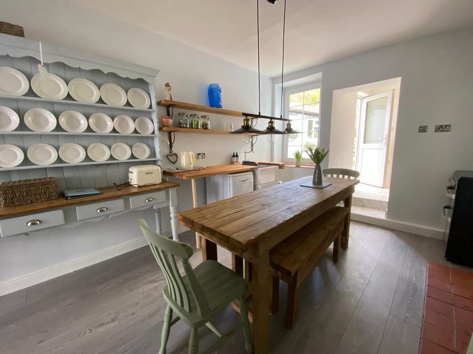 Aurora Tor House in Glastonbury