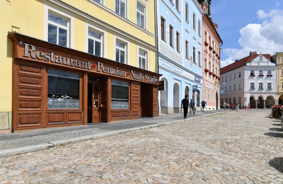 Facade/entrance, Neighbourhood