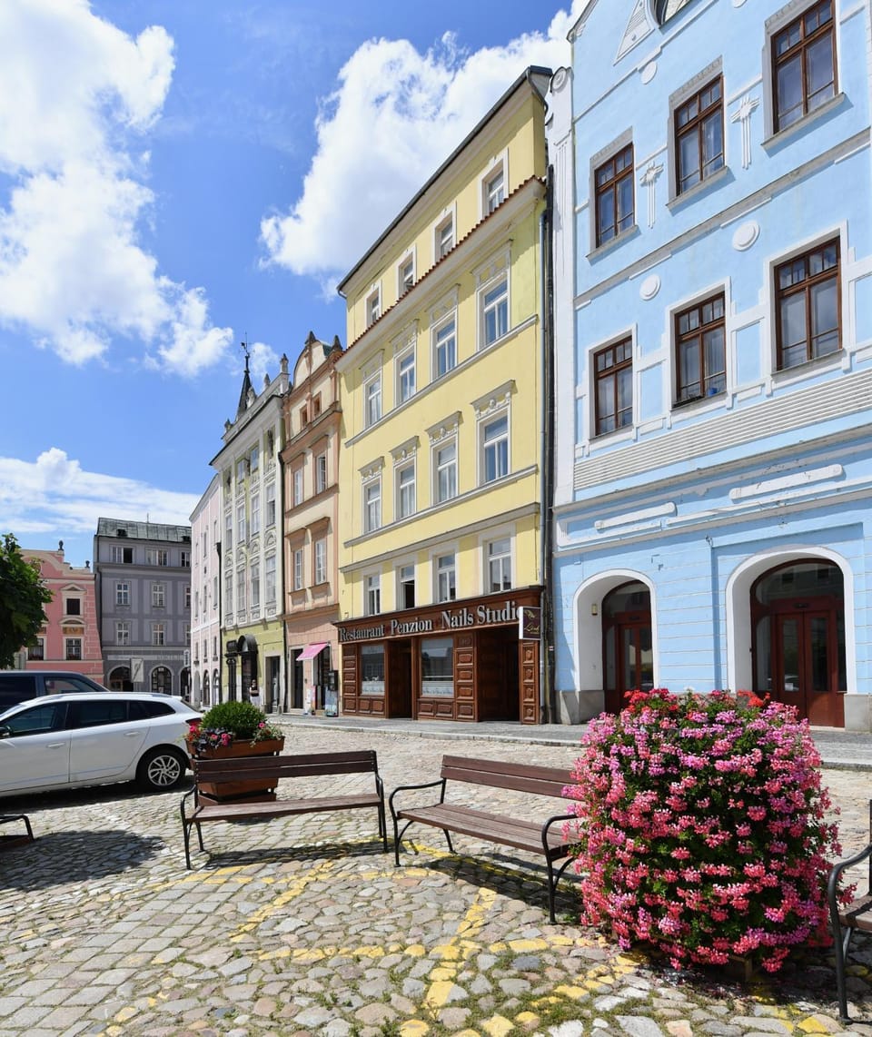 Property building, Neighbourhood