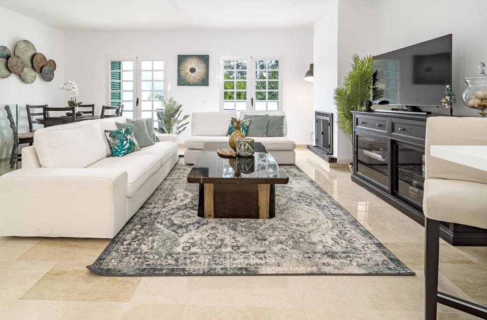 Communal lounge/ TV room, Living room