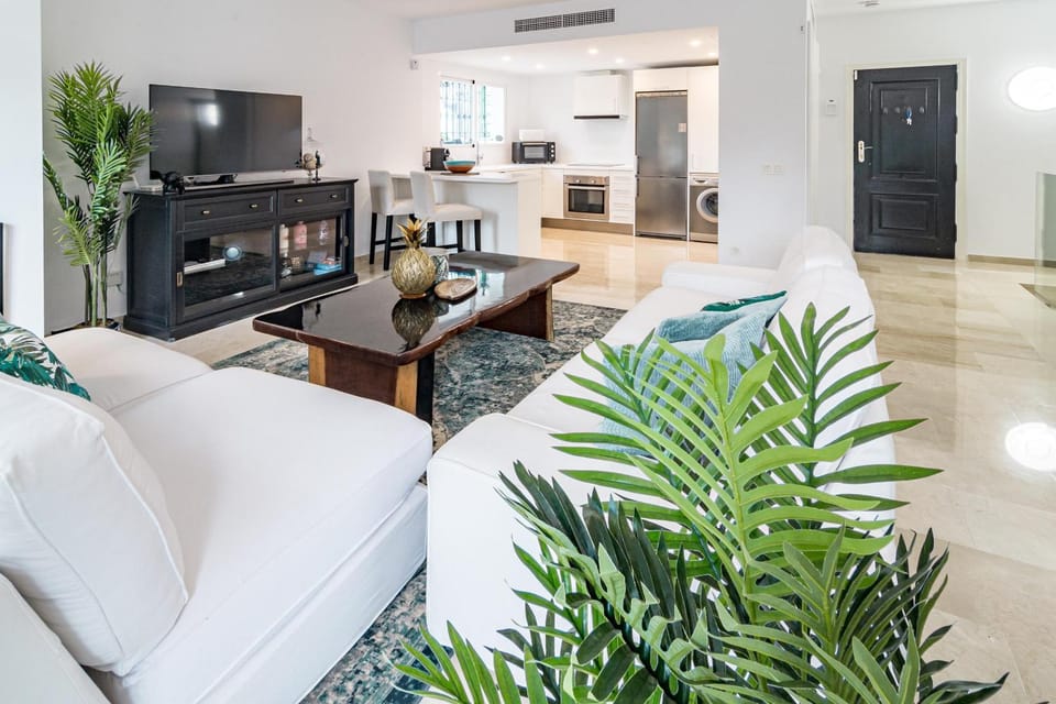 Communal lounge/ TV room, Living room