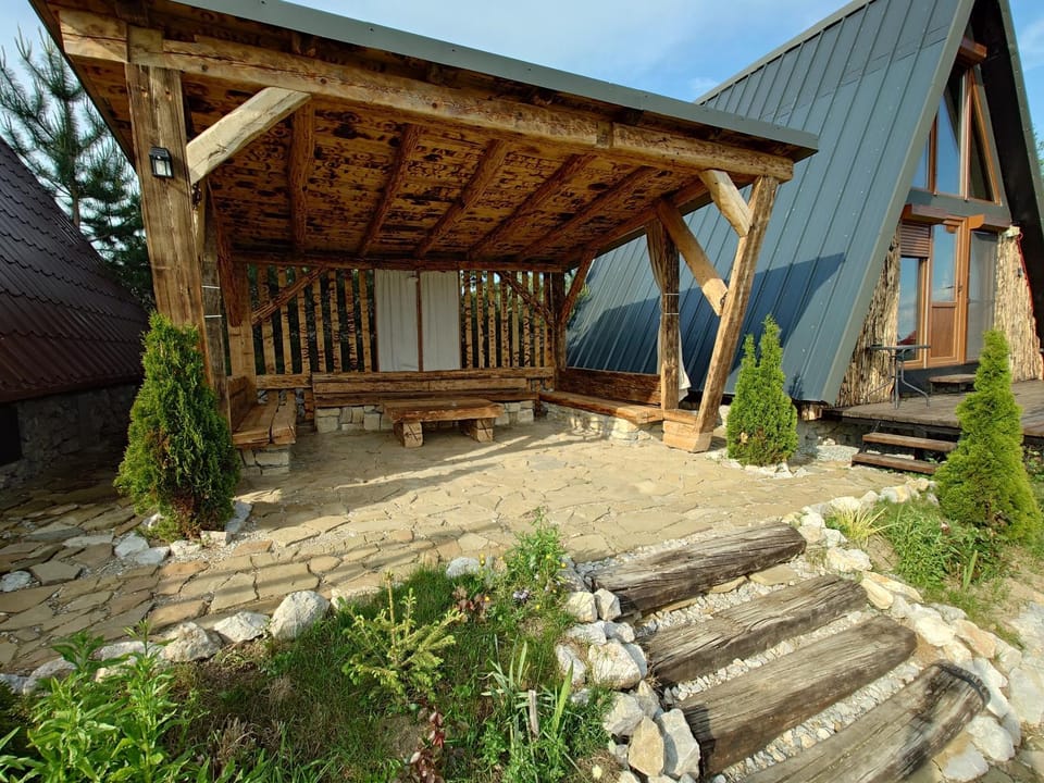 Razele Trascaului House in Romania