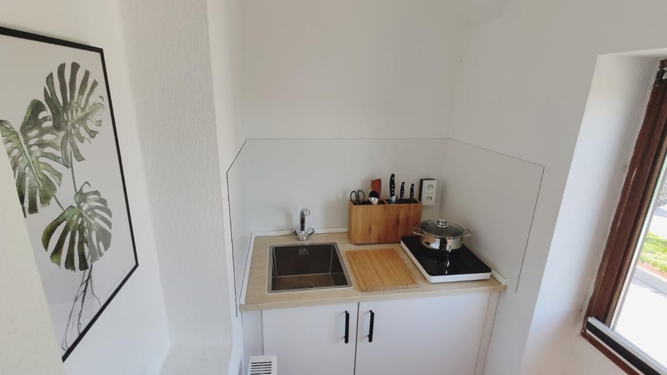 Coffee/tea facilities, Kitchen or kitchenette