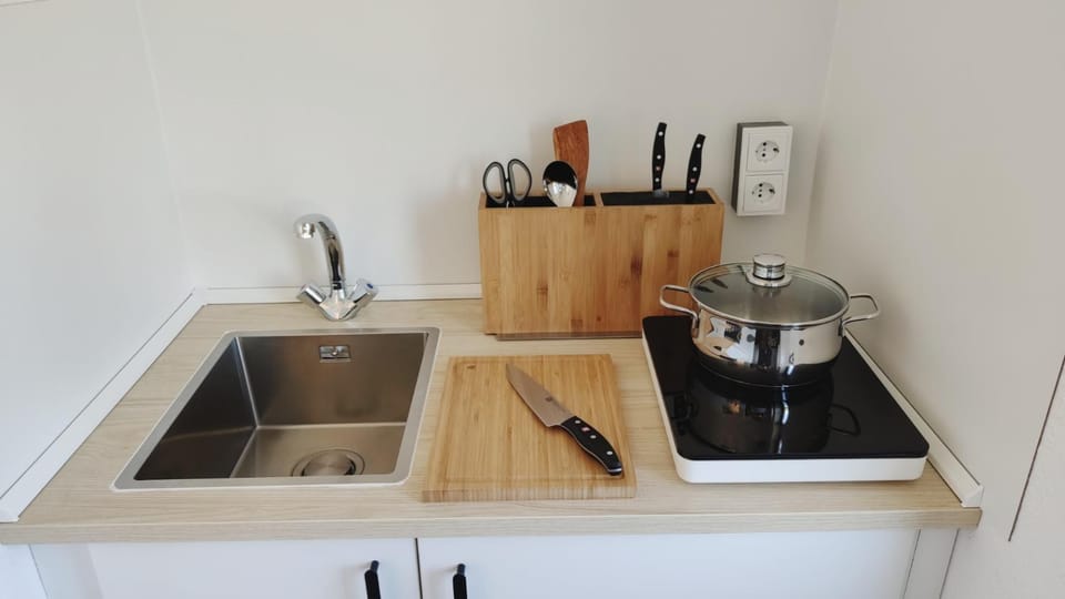 Coffee/tea facilities, Kitchen or kitchenette