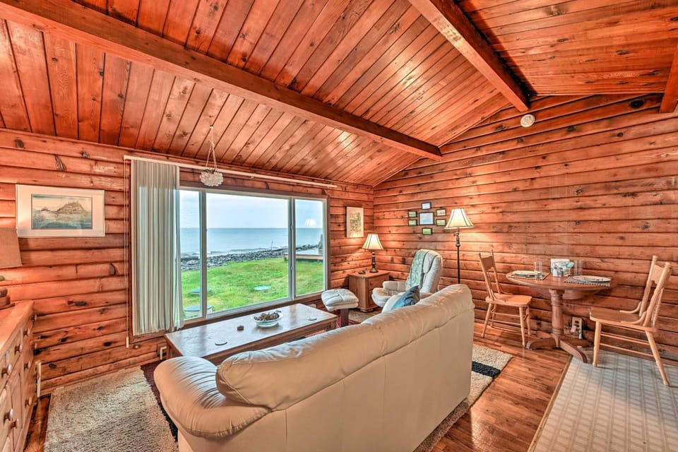 Waterfront Sekiu Escape - 9 Mi to Neah Bay! House in Washington