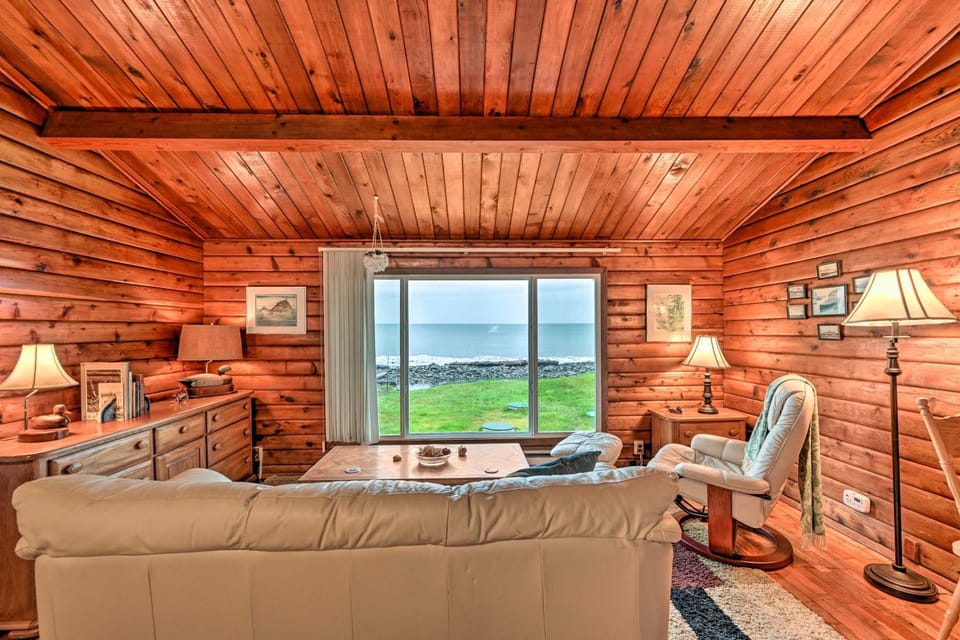 Waterfront Sekiu Escape - 9 Mi to Neah Bay! House in Washington