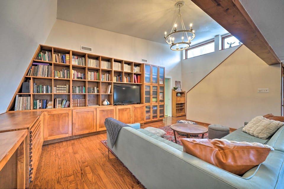 Bohemian Home w/ Screened Porch, 3 Mi to Lake! House in Stillwater
