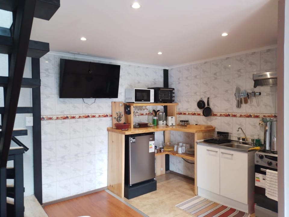 Kitchen or kitchenette, kitchen
