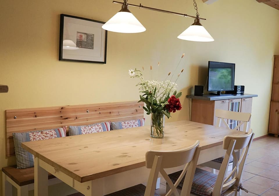 TV and multimedia, Dining area