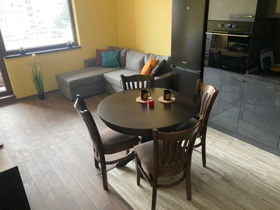 Living room, Seating area, Dining area