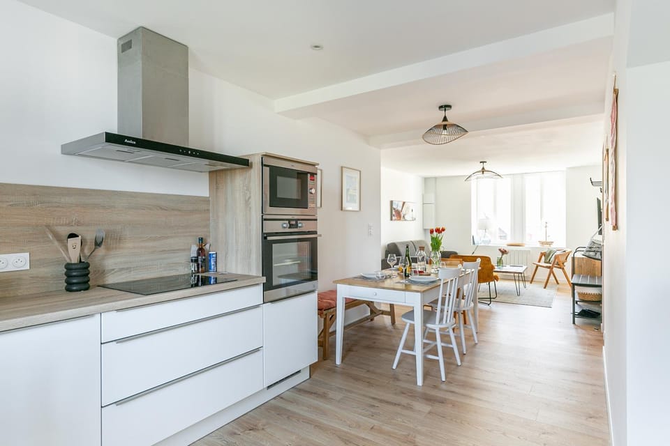 Kitchen or kitchenette, Other, Dining area