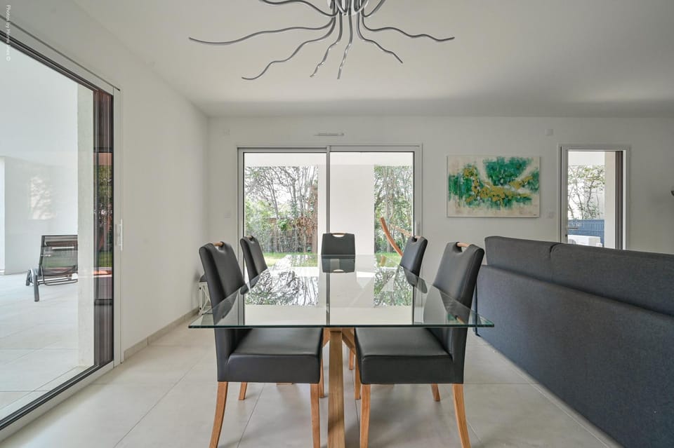 T3 NEUF – C13 - JARDIN-TERRASSE ET PISCINE – ACCÈS DIRECT PLAGES ET CENTRE VILLAGE Apartment in La Cadière-d'Azur