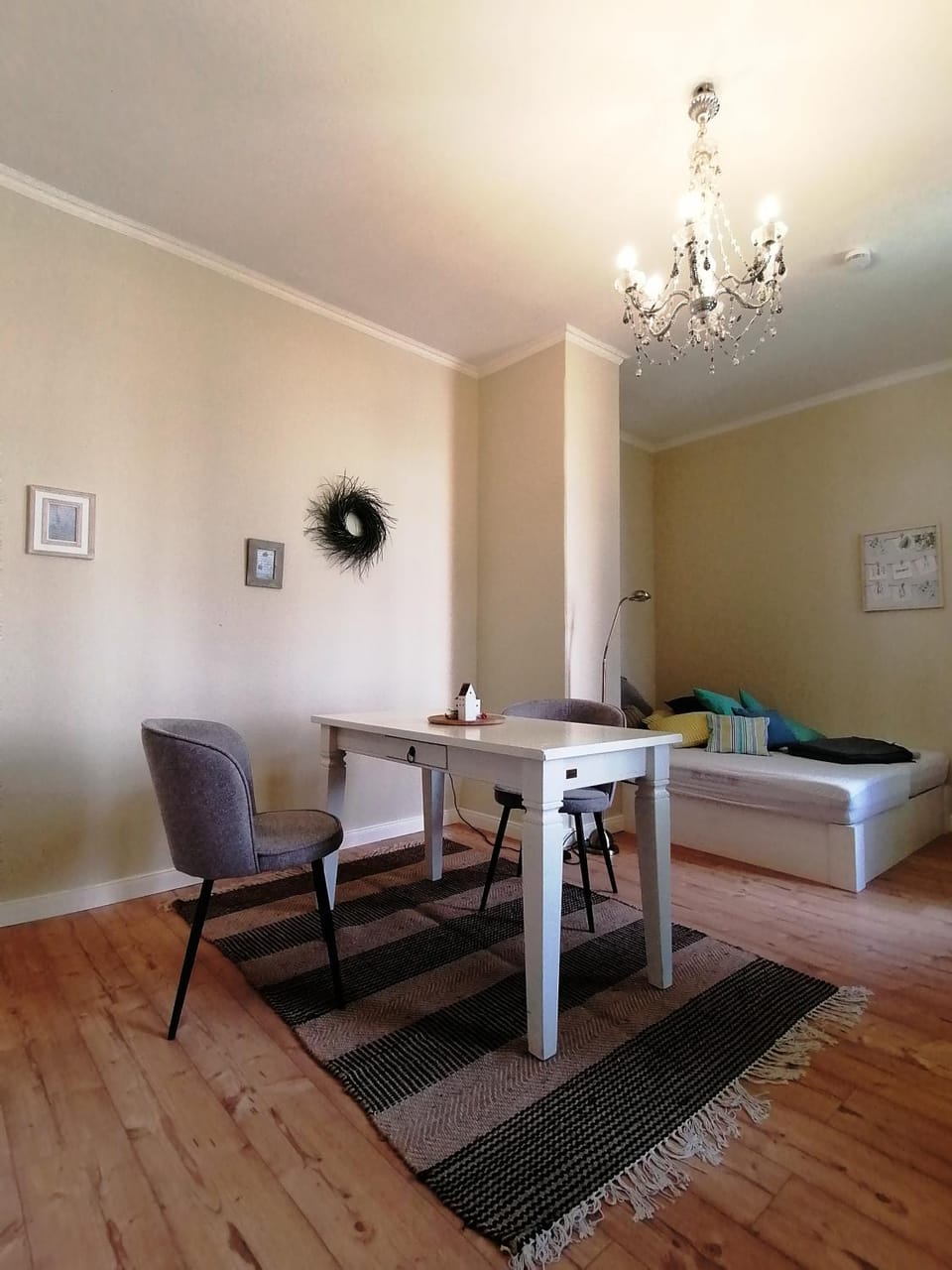 Living room, Seating area, Dining area