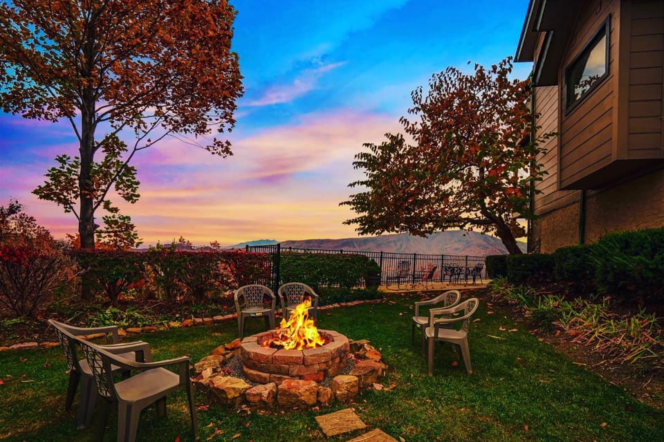 TANASI LODGE - Reunions, Retreats, Weddings, Family Getaways House in Sevier County