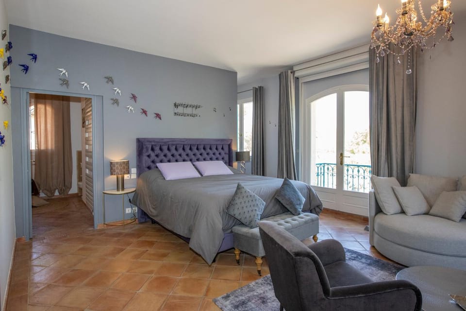 Mas l aigo claro Bed and Breakfast in Arles