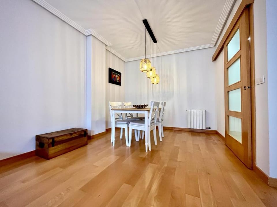 AtuaireHome Cordón 2 piso en centro histórico parking incluido Apartment in Burgos